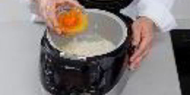 Рецепт молочной рисовой каши с курагой и апельсиновым соком в мультиварке