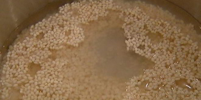 Рецепт рисовой каши со сливами и мускатным орехом