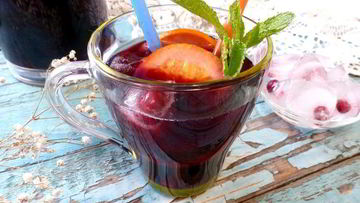 Рецепт Черничного холодного чая с мятой и базиликом