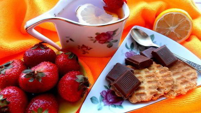 Рецепт имбирного чая с клубникой