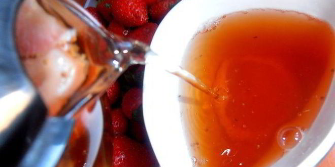 Рецепт имбирного чая с клубникой