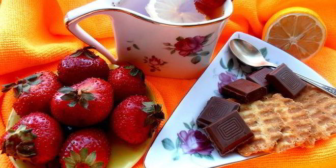 Рецепт имбирного чая с клубникой