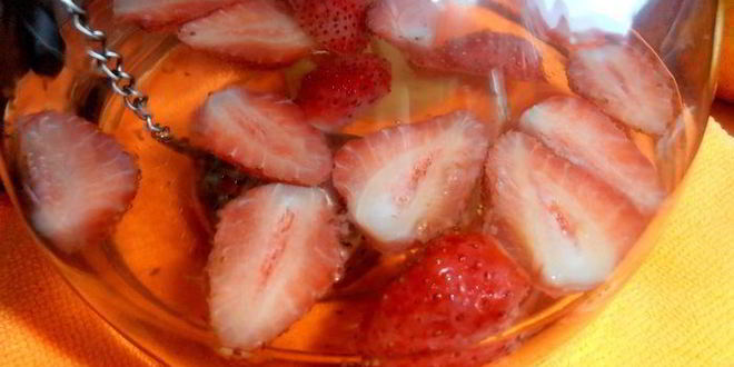 Рецепт имбирного чая с клубникой