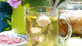 Рецепт Летнего цветочного чая для подруг