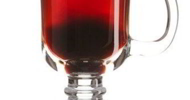 Рецепт Глинтвейна с порто, лимонной цедрой и мускатным орехом