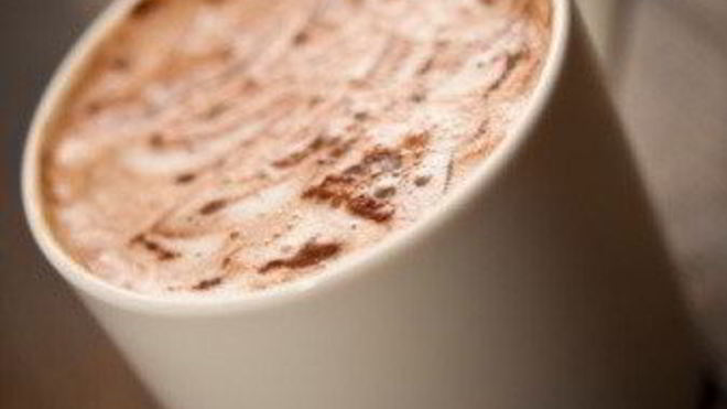 Рецепт воздушного горячего шоколада с кофе с апельсином