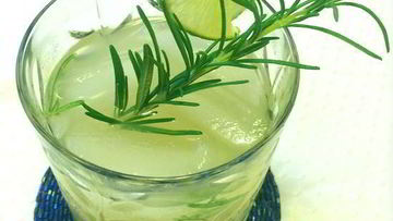 Рецепт Коктейля Розмаринового баха-стайл лаймэйд