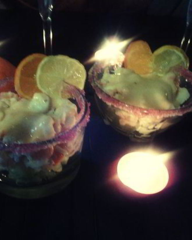 Рецепт коктейля из морепродуктов с розовым соусом