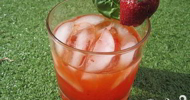 Рецепт Коктейля с клубникой и базиликом