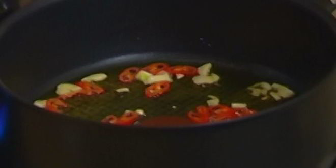 Рецепт спагетти с копченой форелью и джином