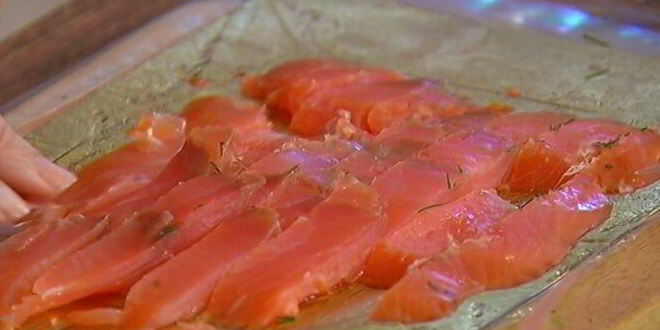 Рецепт спагетти с копченой форелью и джином