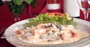 Рецепт Креветок с текилой, сливками и зеленым луком