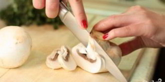 Рецепт линя, тушеного с вином и шампиньонами