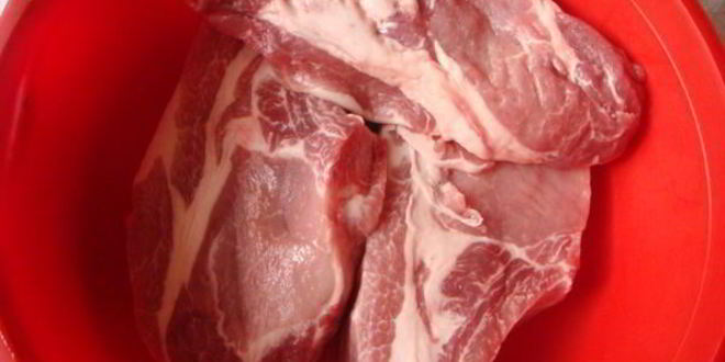 Рецепт свиной корейки с вином и специями