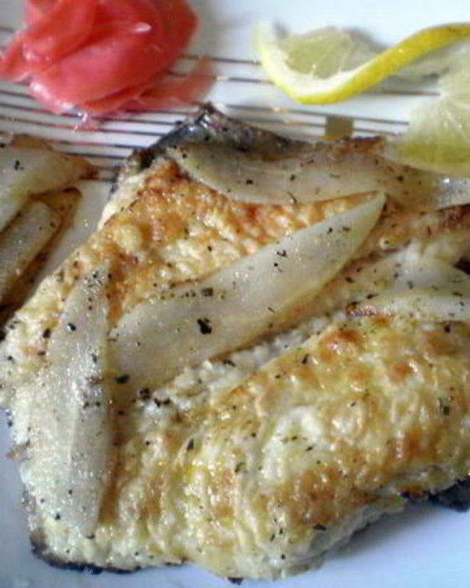 Рецепт морской рыбы фламбе с виски и грушей