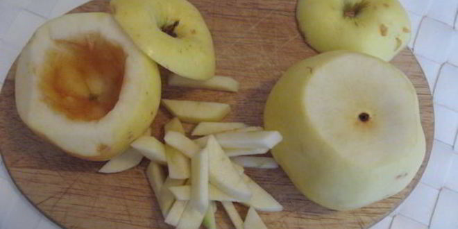 Рецепт яблока, запеченного с виски и корицей