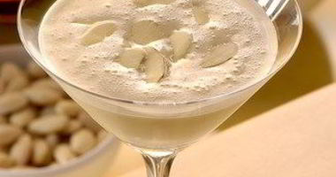 Рецепт Яичного коктейля с виски