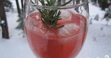 Рецепт Коктейля с клюквой и розмарином
