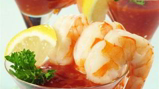 Рецепт Креветочного коктейля с водкой, сельдереем, табаско и кетчупом