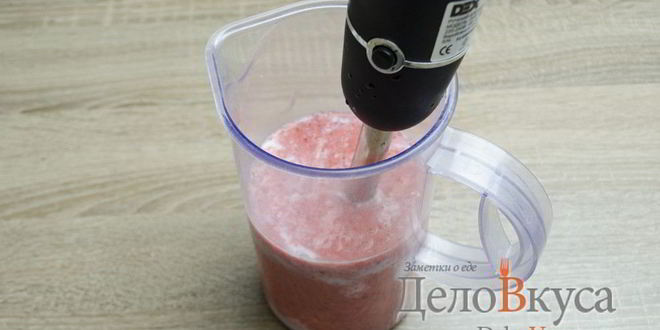 Рецепт клубнично-бананового молочный коктейль