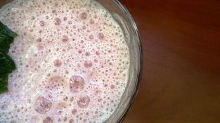 Рецепт Клубничного молочного коктейля с мятой — милкшейка