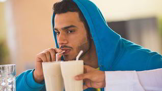 Рецепт Молочно-яичного коктейль Эгг ног