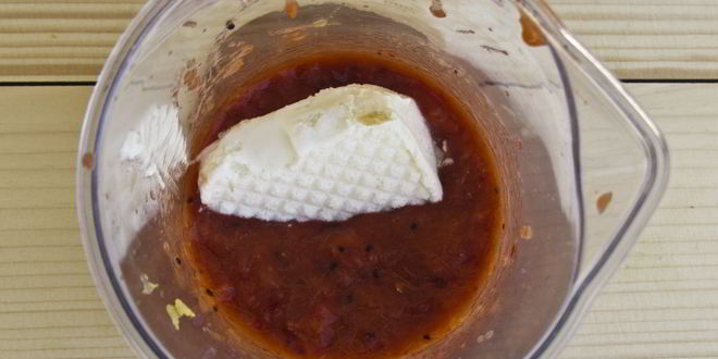 Рецепт молочного коктейля с апельсином, киви и клубникой