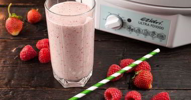 Рецепт Молочного коктейля с сушеными ягодами