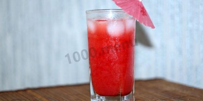 Рецепт Морса из замороженных ягод клубники и красной смородины