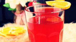 Рецепт Ягодного морса с медом и имбирем