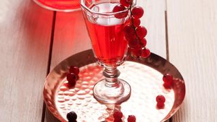 Рецепт Домашней наливки из красной смородины