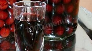 Рецепт Домашней вишневой наливки с косточками из вишни
