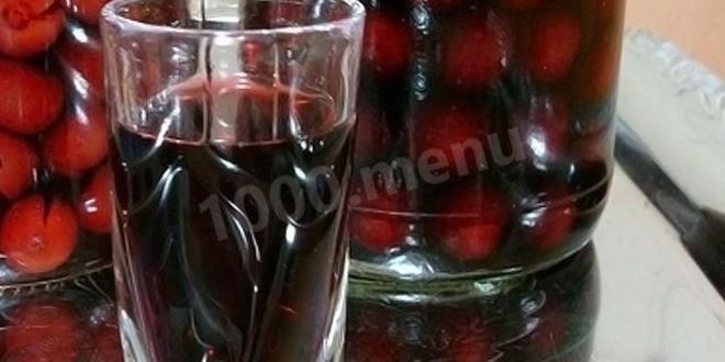 Рецепт Домашней вишневой наливки с косточками из вишни