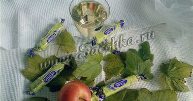 Рецепт Настойки на листьях смородины Осенний поцелуй