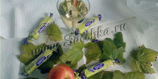 Рецепт Настойки на листьях смородины Осенний поцелуй