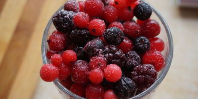 Рецепт ананасова-ягодного смузи