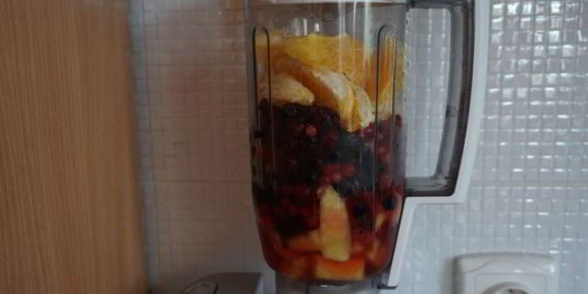 Рецепт ананасова-ягодного смузи