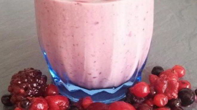 Рецепт бананова-ягодного смузи