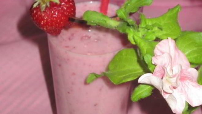 Рецепт клубнично-молочного смузи