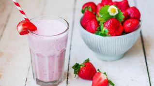 Рецепт Клубничного смузи с клубникой