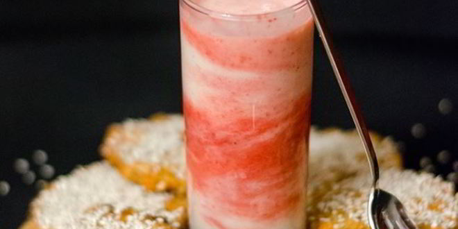 Рецепт Морковного печенья с бананово-клубничным смузи