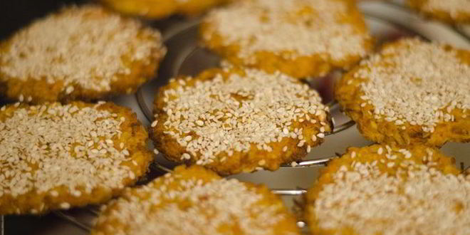 Рецепт морковного печенья с бананово-клубничным смузи