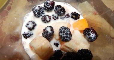 Рецепт Персиково-ежевичного смузи