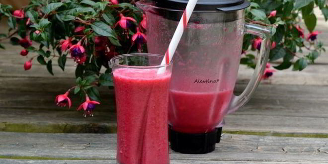 Рецепт Взрывного ягодно-свекольного смузи