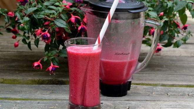 Рецепт взрывного ягодно-свекольного смузи