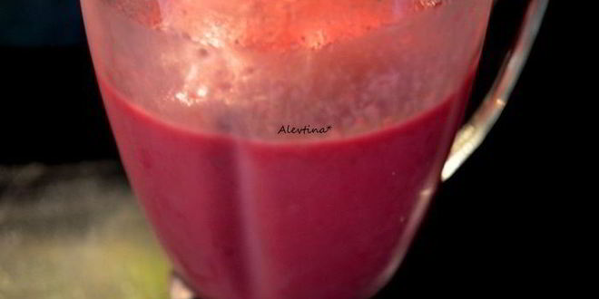 Рецепт взрывного ягодно-свекольного смузи