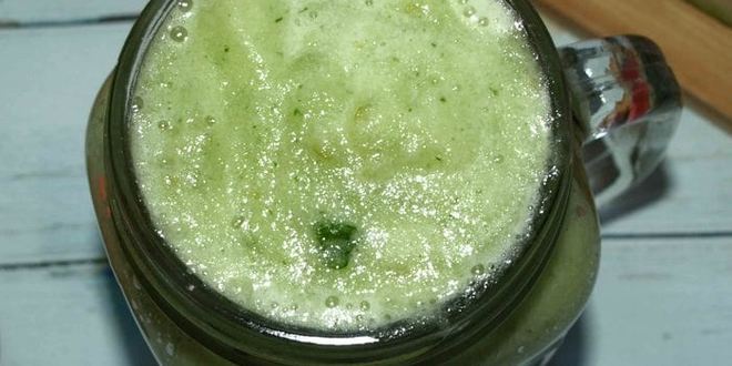 Рецепт яблочного смузи с кабачком и сельдереем