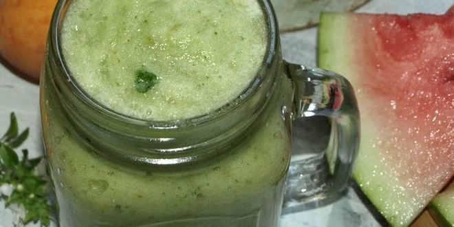 Рецепт яблочного смузи с кабачком и сельдереем