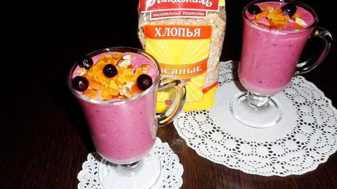 Рецепт ягодного смузи с овсяными хлопьями