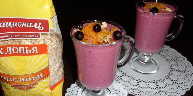 Рецепт ягодного смузи с овсяными хлопьями